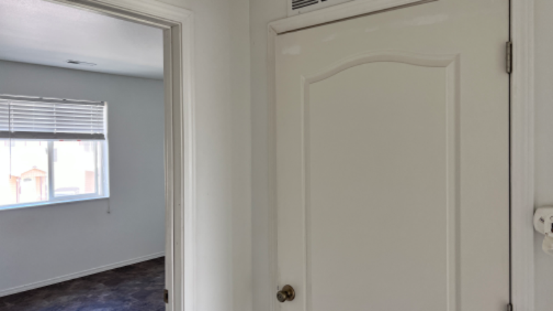 1337 S Monroe St - Photo 5 of 11