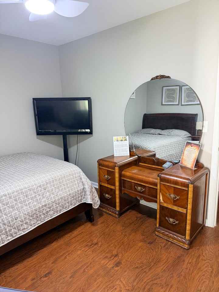3555 Burkland Dr - Photo 4 of 7
