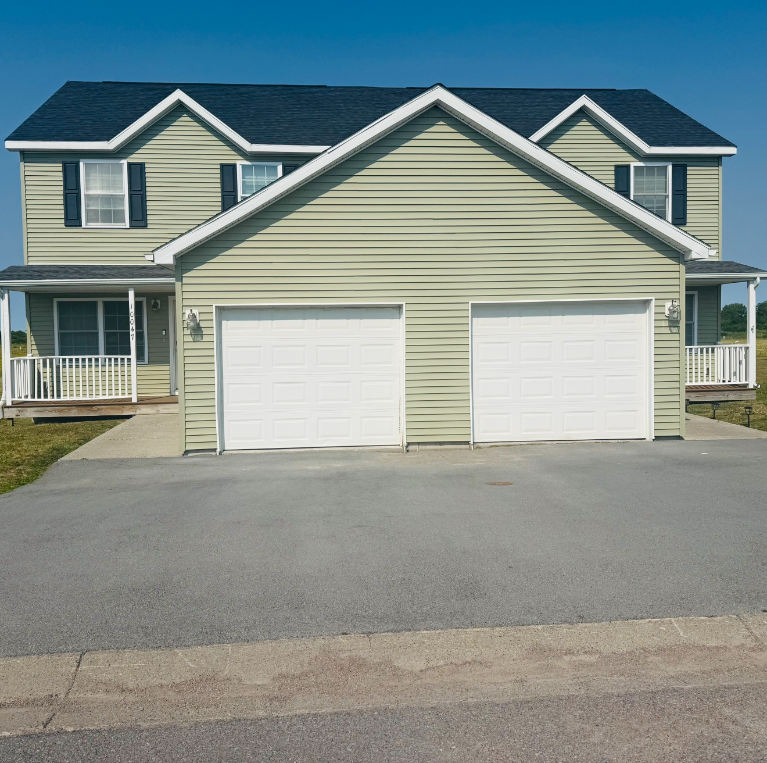 10047 Ash St #10047 - Photo 4 of 38