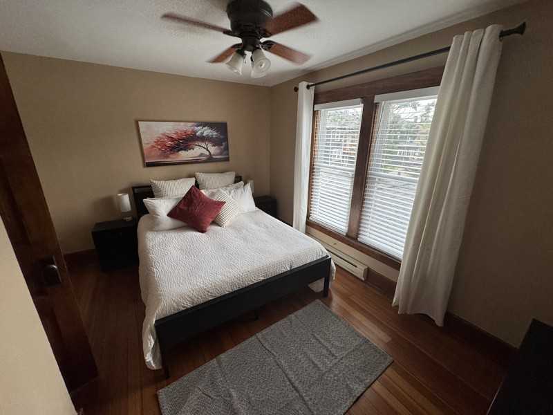 414 9th Ave Se #1 - Photo 5 of 23