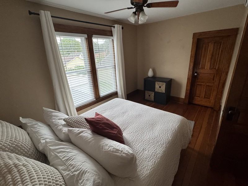 414 9th Ave Se #1 - Photo 6 of 23