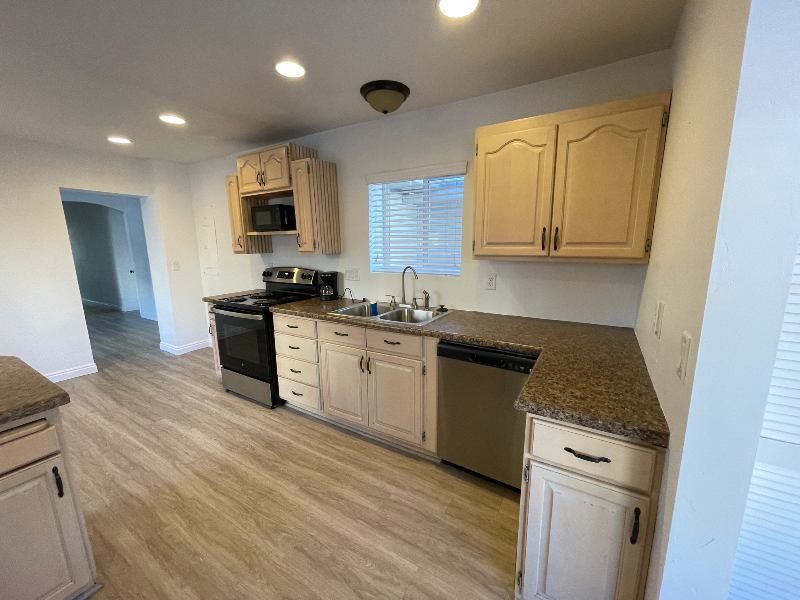 154 W Center St #1 - Photo 4 of 12