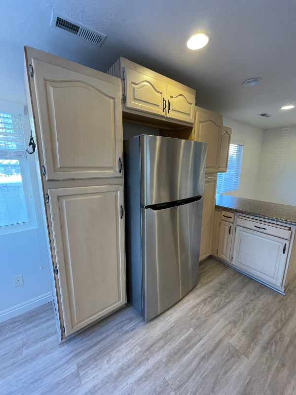 154 W Center St #1 - Photo 5 of 12
