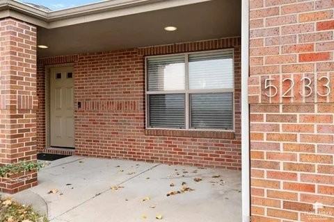 5233 Stone Crest Dr - Photo 2 of 33