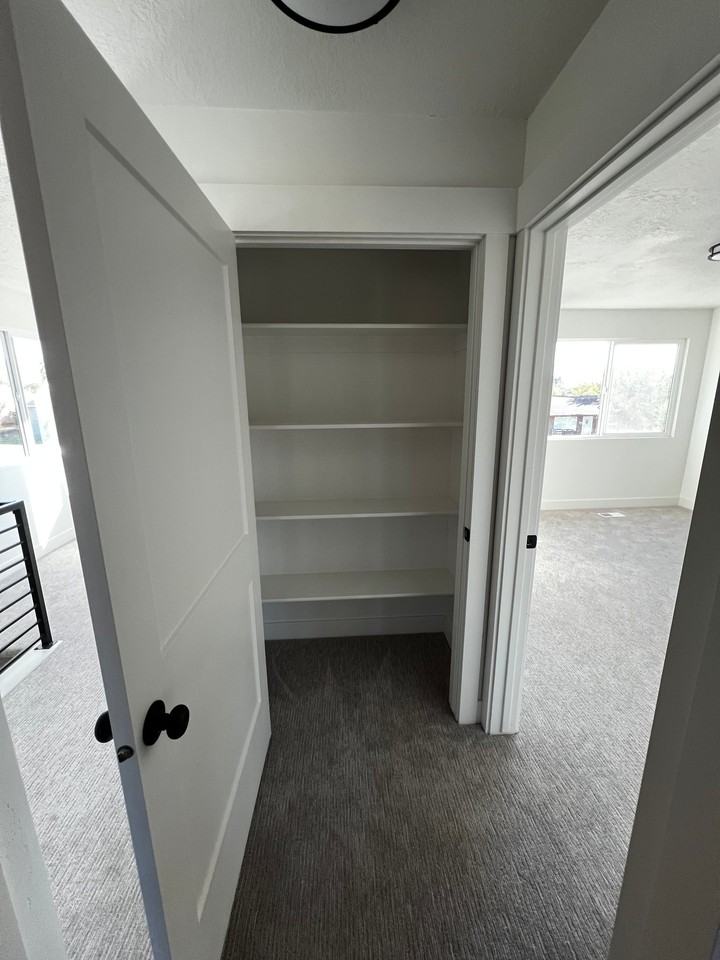 1005 E Platinum Way - Photo 6 of 15