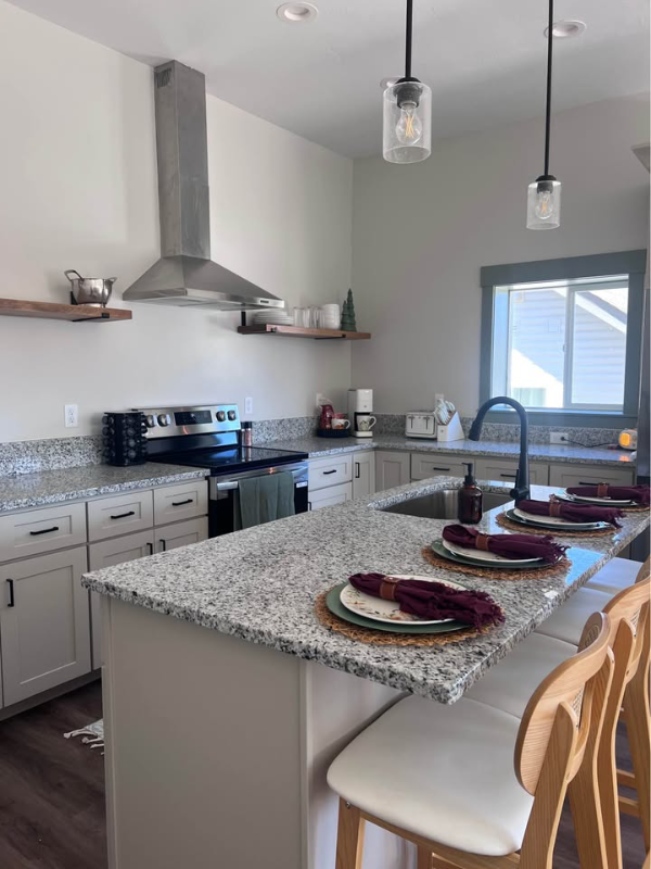420 W 18th St - Photo 5 of 12