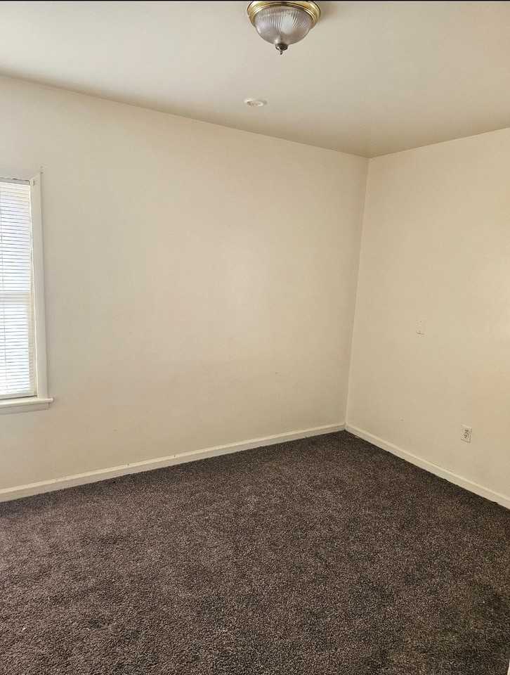 691 Madelon Ct - Photo 5 of 6