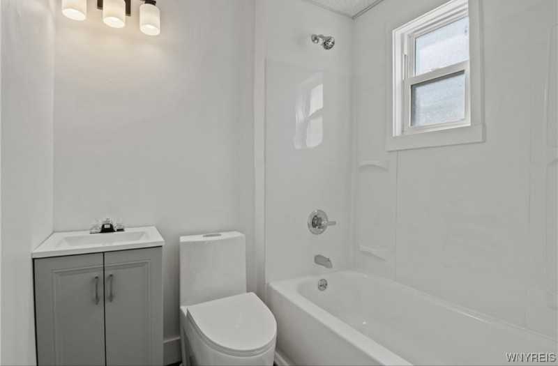 877 Prospect Ave - Photo 3 of 7