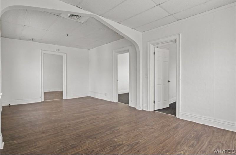 877 Prospect Ave - Photo 4 of 7