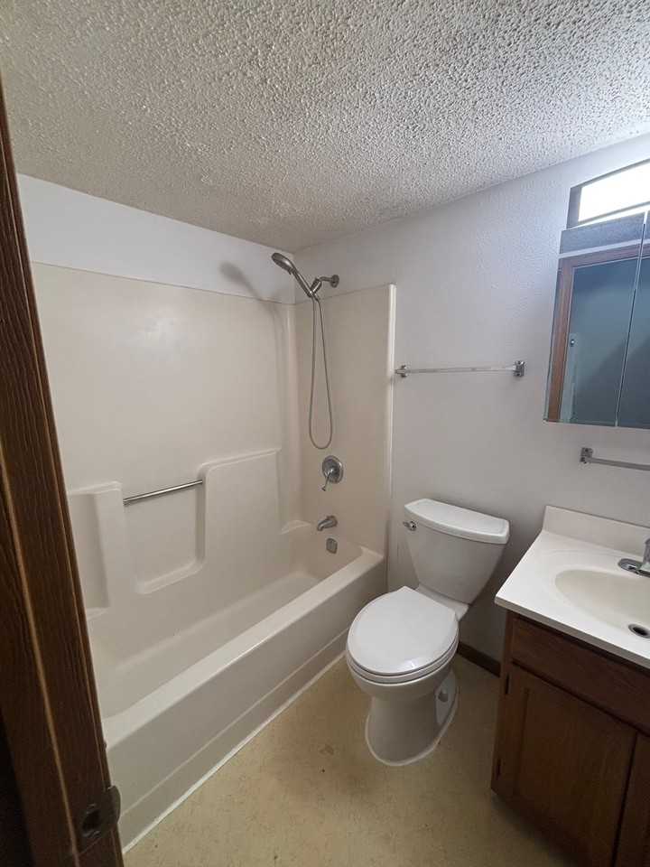 1605 N Main St #B - Photo 2 of 14