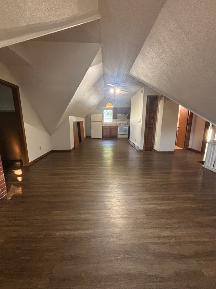 1605 N Main St #B - Photo 3 of 14