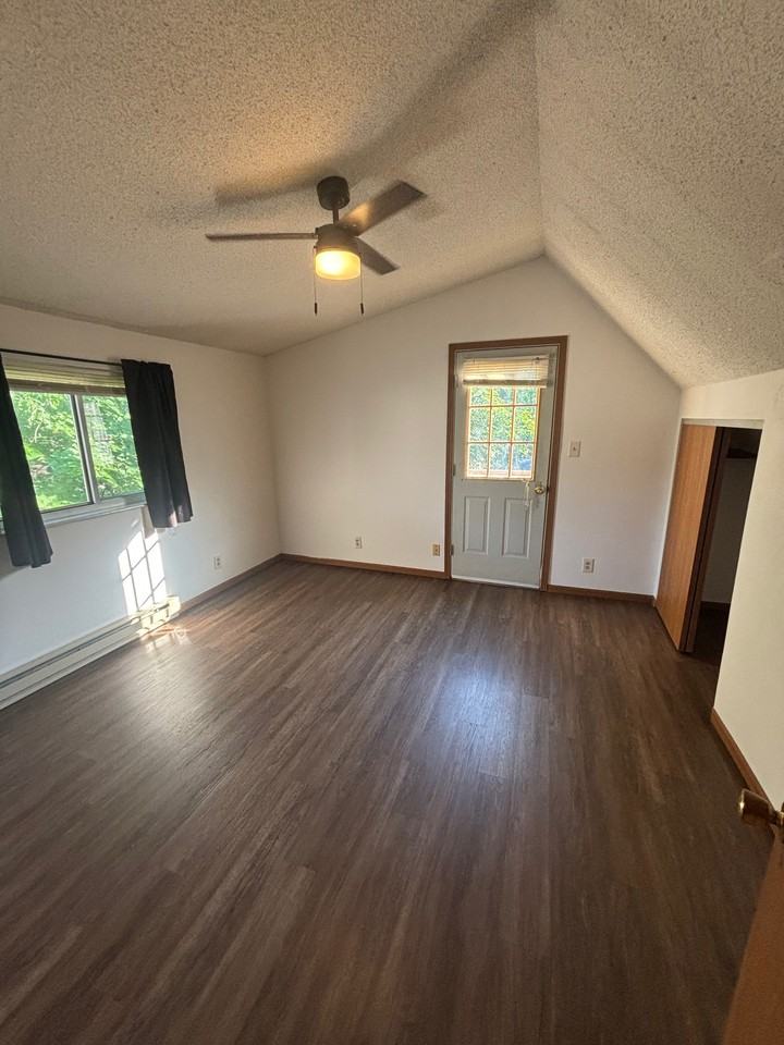 1605 N Main St #B - Photo 5 of 14