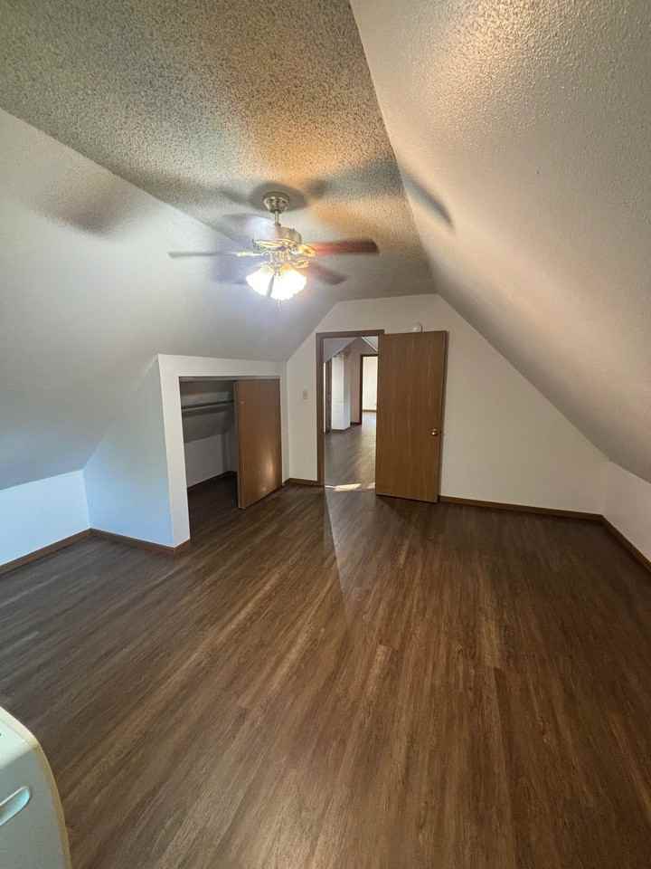 1605 N Main St #B - Photo 7 of 14