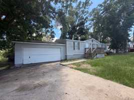 featured image of 16853 W Lynbrook