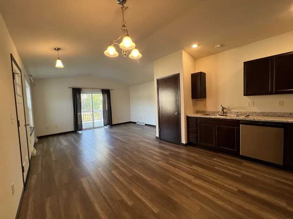 4922 Annabelle Ct - Photo 4 of 14
