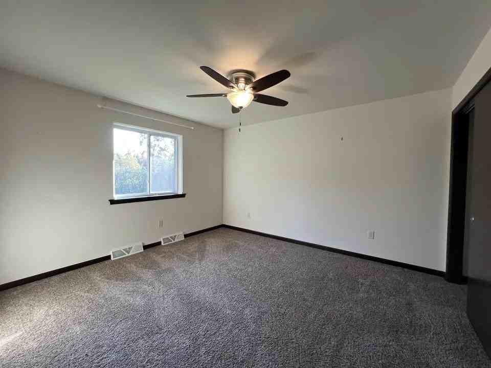 4922 Annabelle Ct - Photo 6 of 14