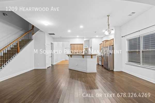 1209 Heartwood Ave - Photo 4 of 27