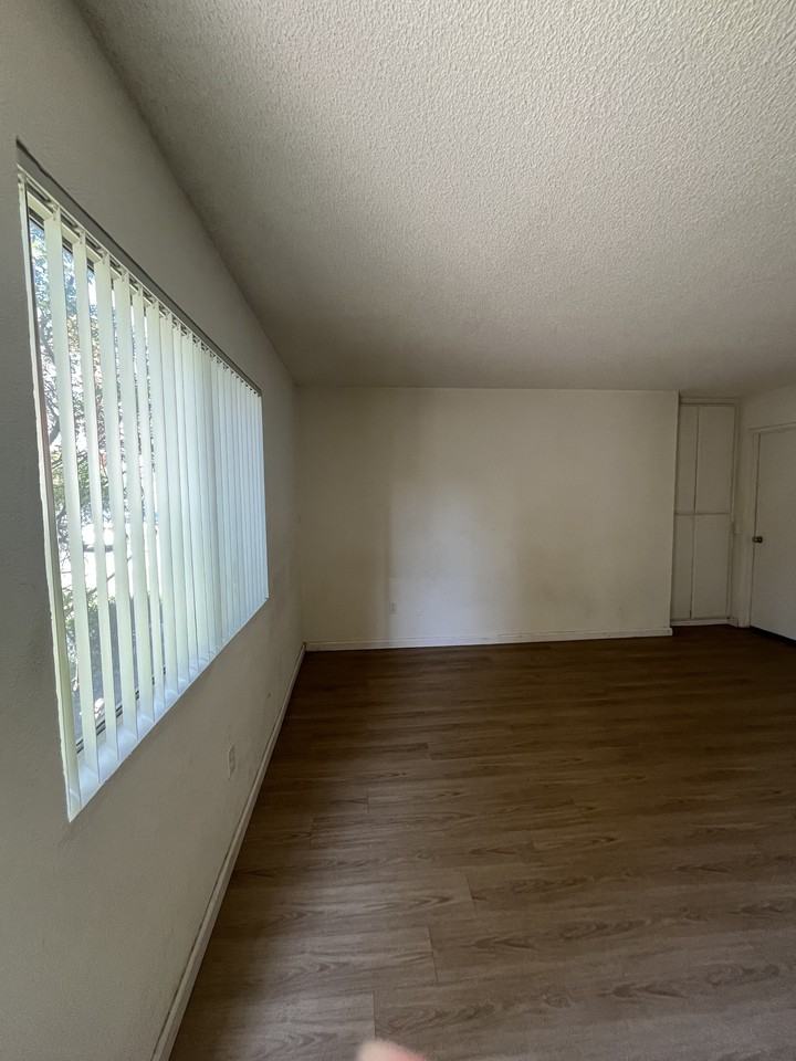 11438 Killion St #2 - Photo 3 of 19