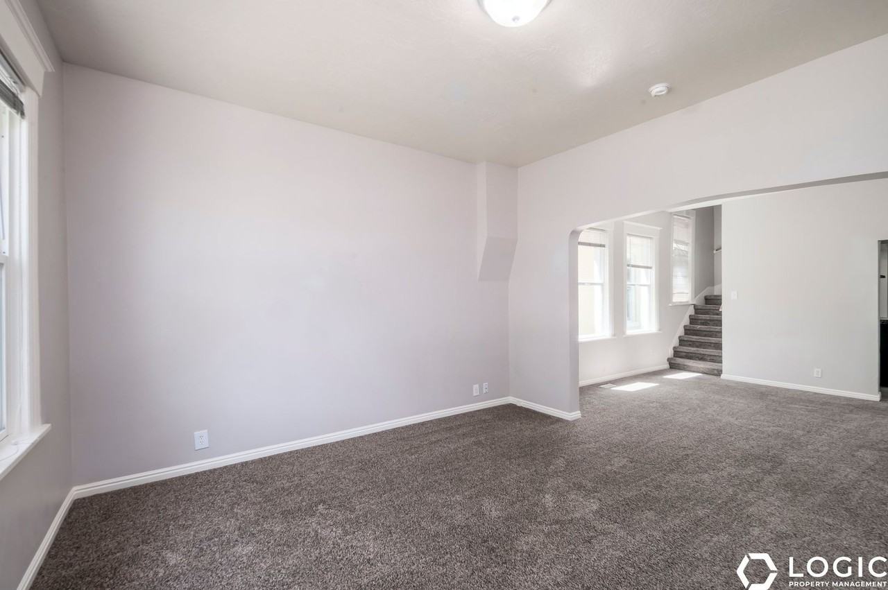 559 E 800 S #1 - Photo 3 of 16