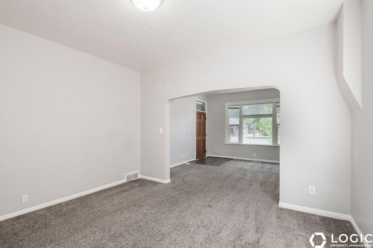 559 E 800 S #1 - Photo 4 of 16