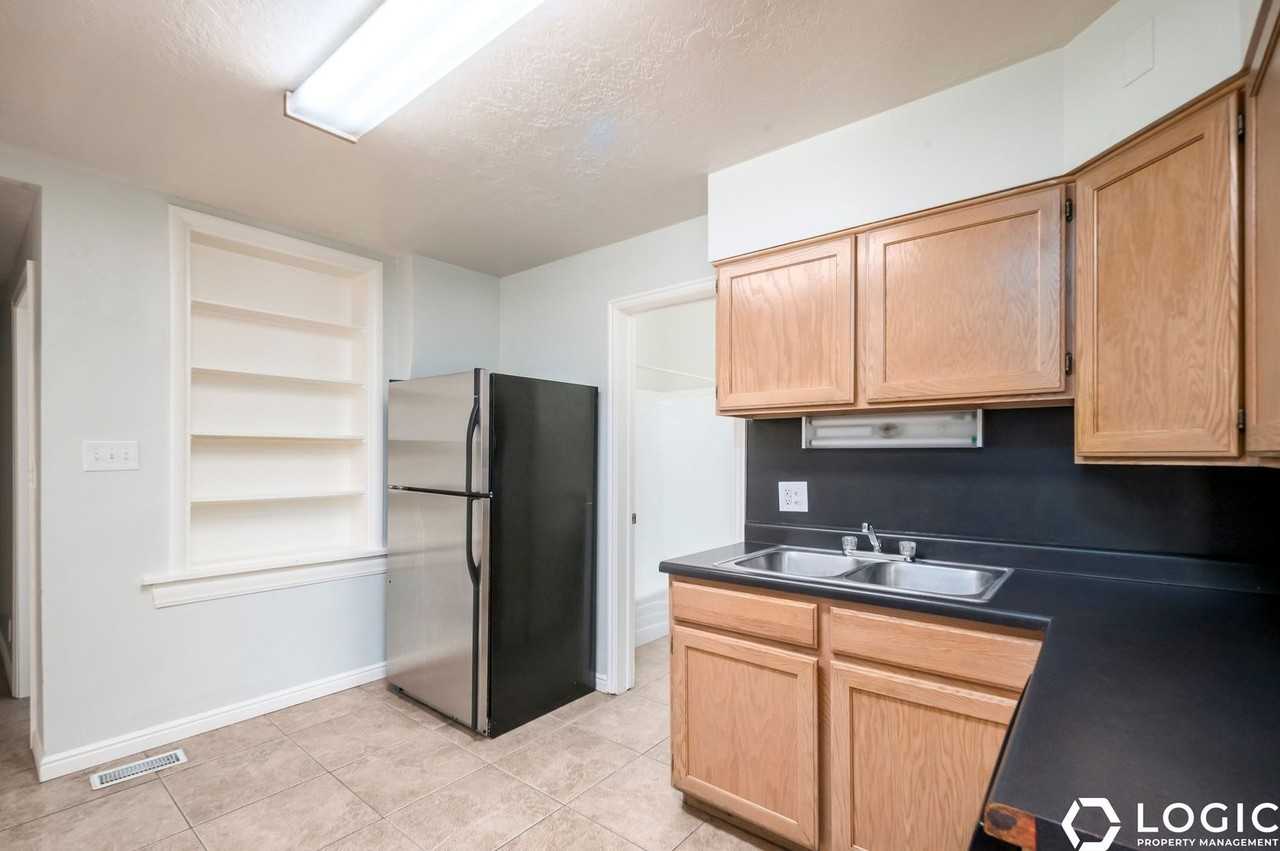 559 E 800 S #1 - Photo 6 of 16