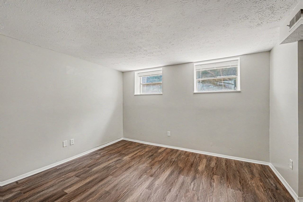 566 Glenwood Ave #5 - Photo 7 of 12