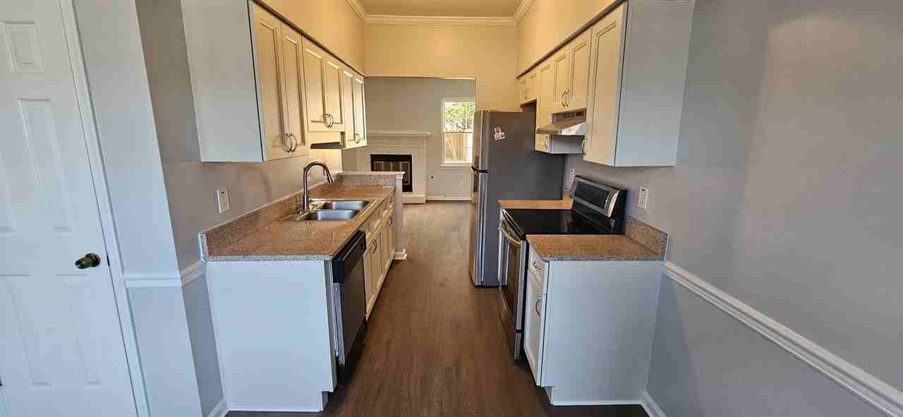 632 Sedgefield Ct - Photo 3 of 11