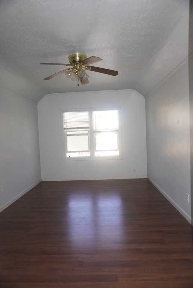 2218 Virginia Ave - Photo 2 of 8