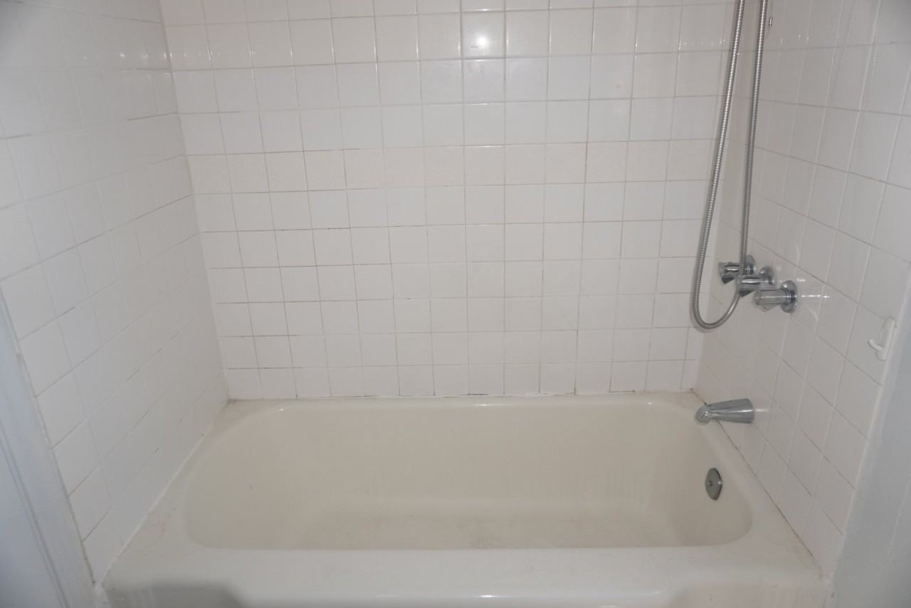 2218 Virginia Ave - Photo 6 of 8