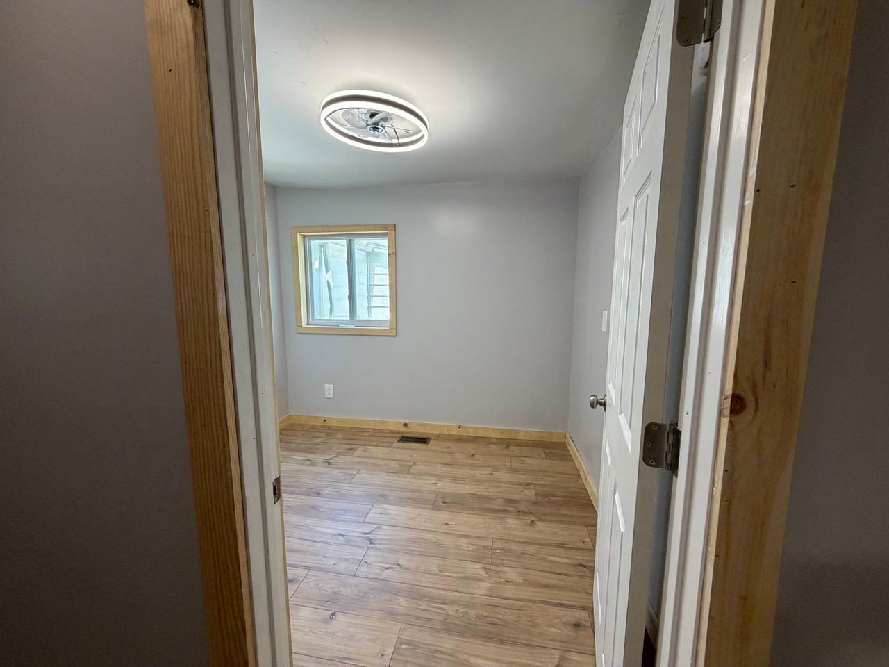 619 S Wayne St - Photo 3 of 8
