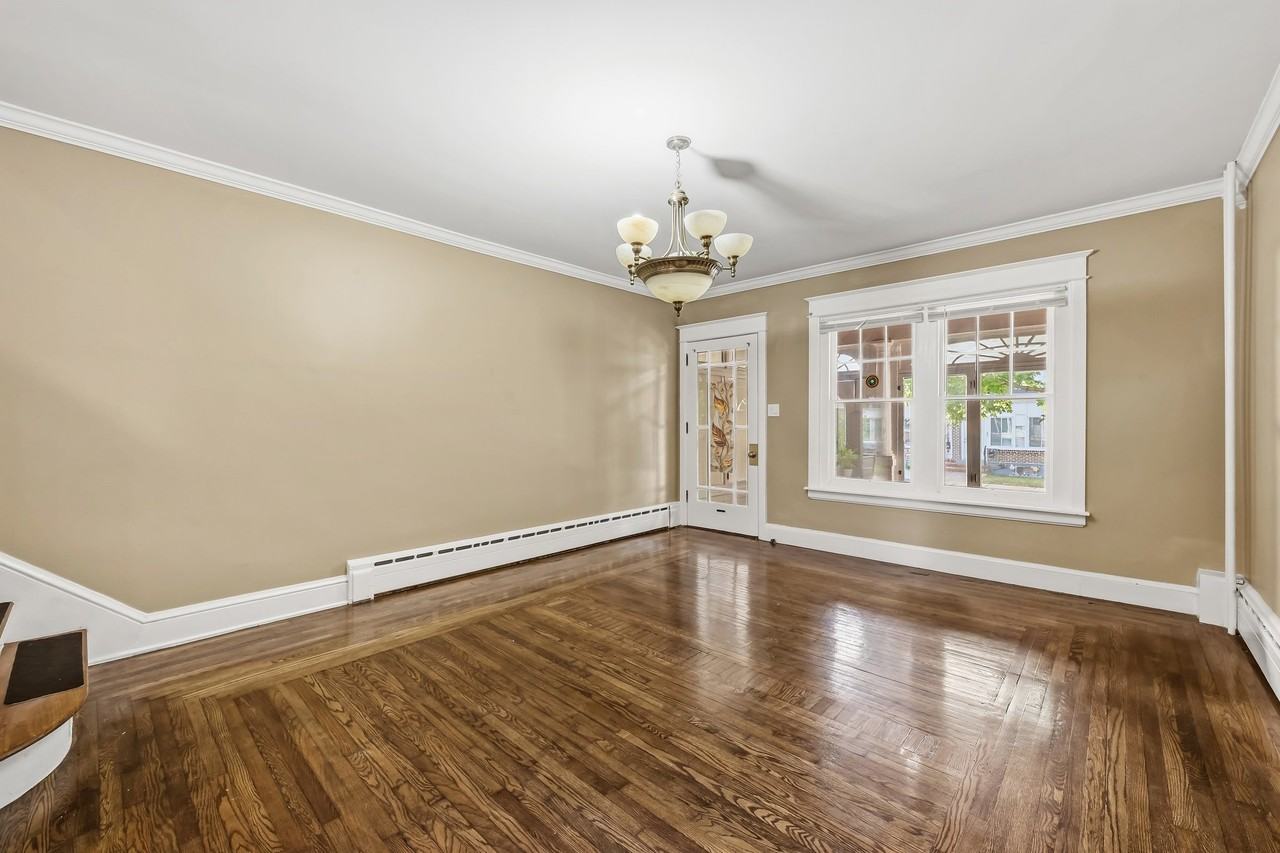 1234 1/2 W Tilghman St - Photo 6 of 30