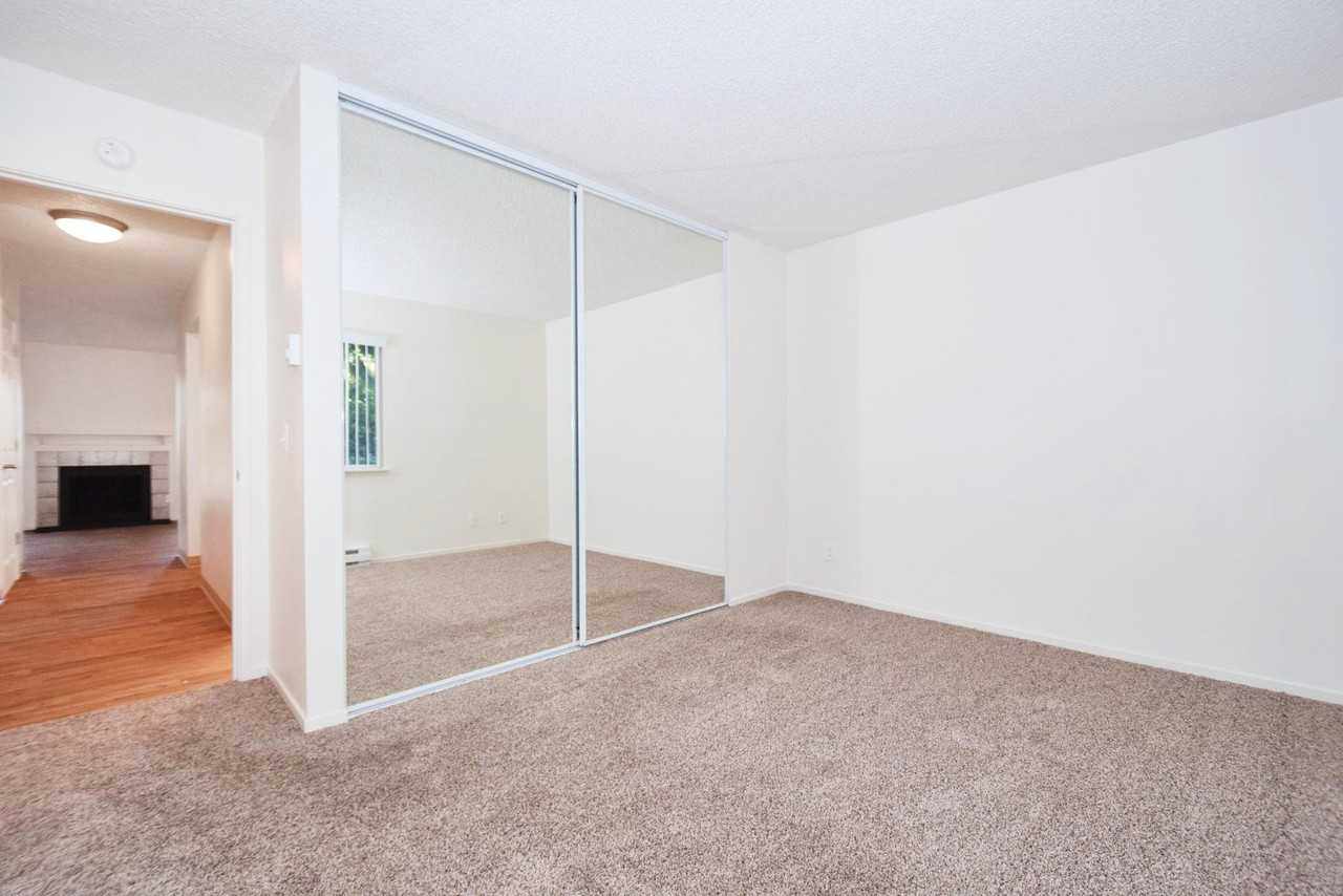 12375 Mount Jefferson Ter #9B - Photo 3 of 5