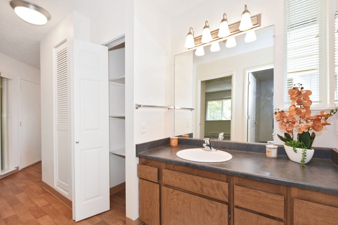 12375 Mount Jefferson Ter #10E - Photo 6 of 6