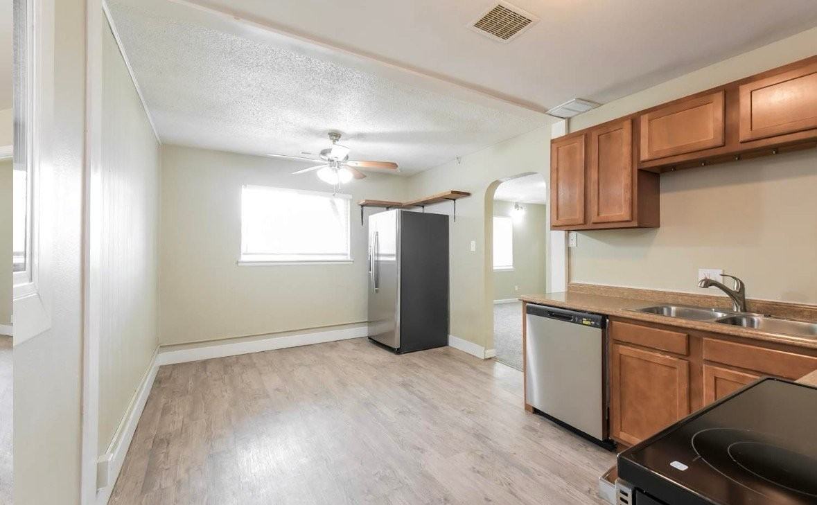 9302 Lillian Ln - Photo 4 of 9