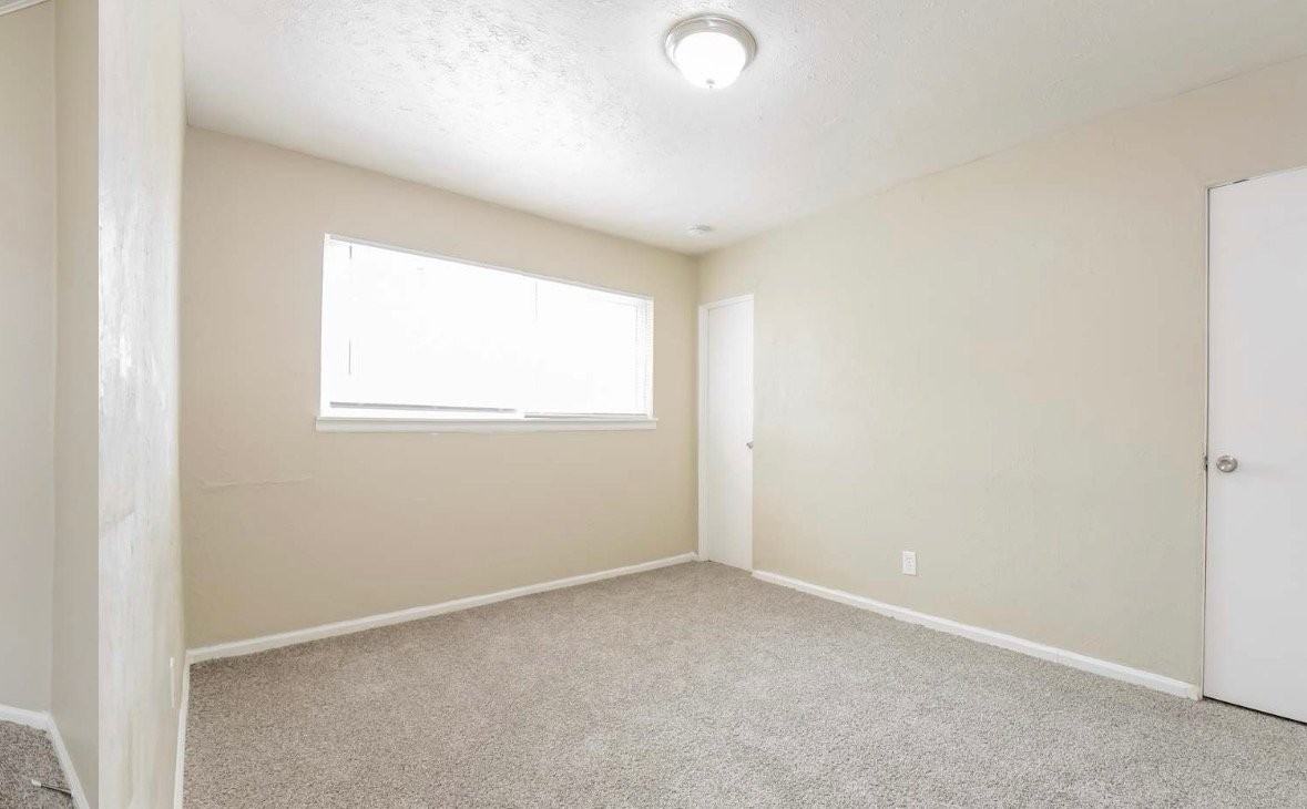 9302 Lillian Ln - Photo 5 of 9