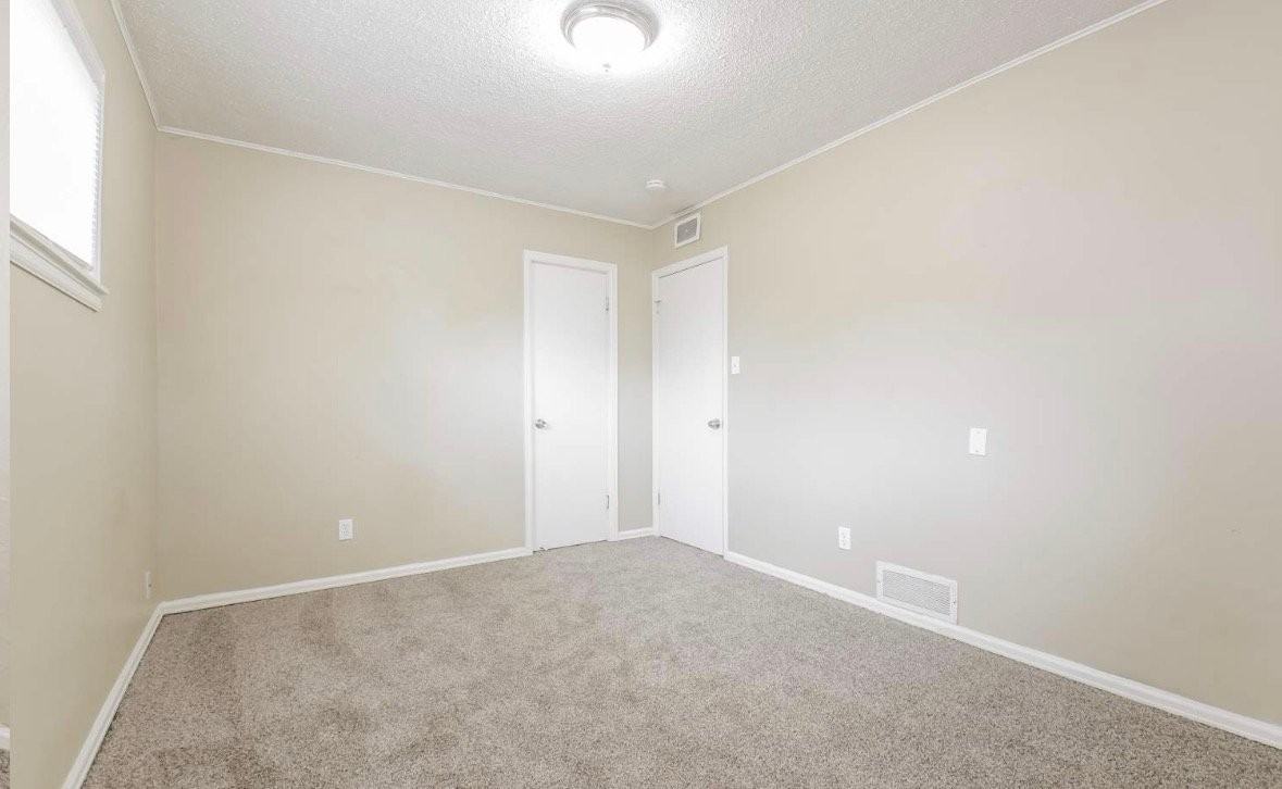 9302 Lillian Ln - Photo 6 of 9