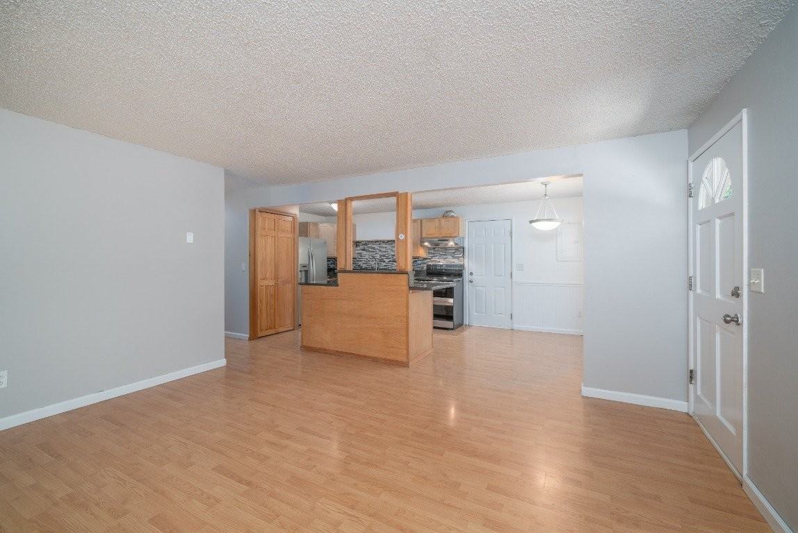 9207 Sw 26th Ave - Photo 3 of 17