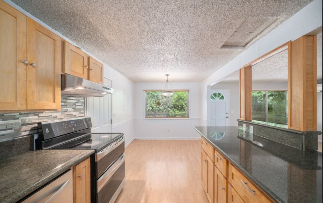 9207 Sw 26th Ave - Photo 6 of 17