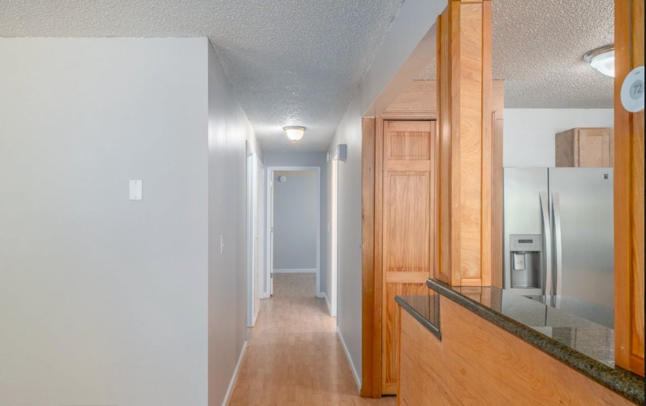 9207 Sw 26th Ave - Photo 7 of 17
