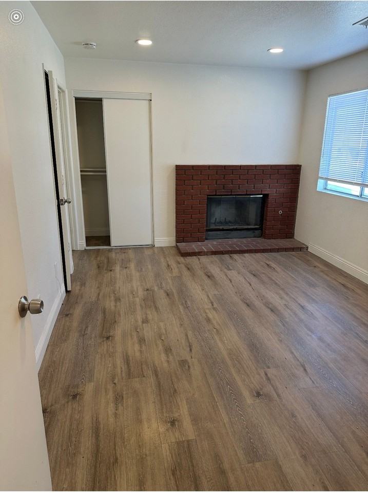 15978 Muni Rd #5 - Photo 3 of 11