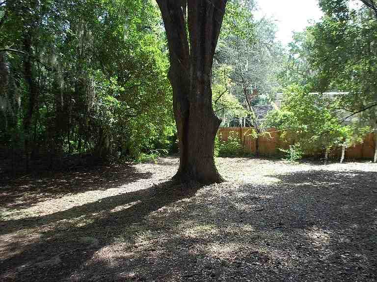 211 Nw 25th St - Photo 5 of 5