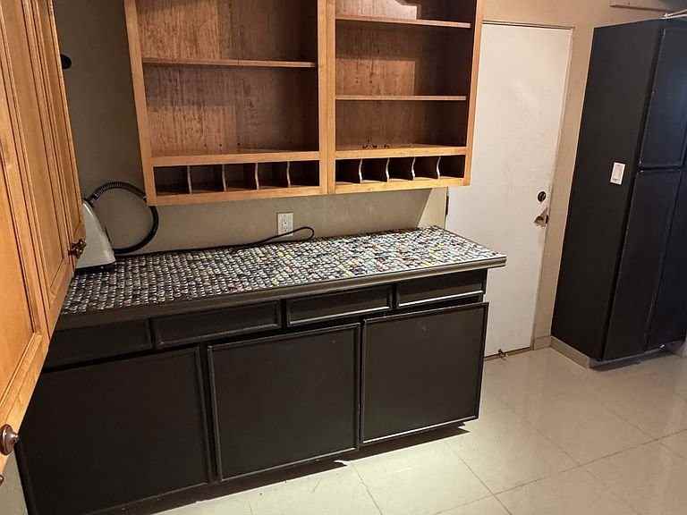 225 S Wallace Dr - Photo 7 of 11