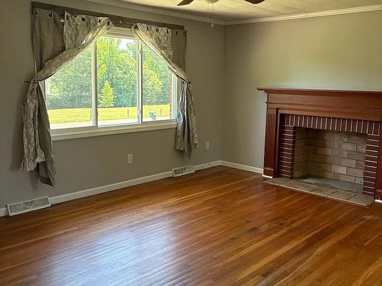 204 Pear Tree Rd - Photo 3 of 13