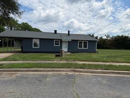 featured image of 121 Woodgate Cir