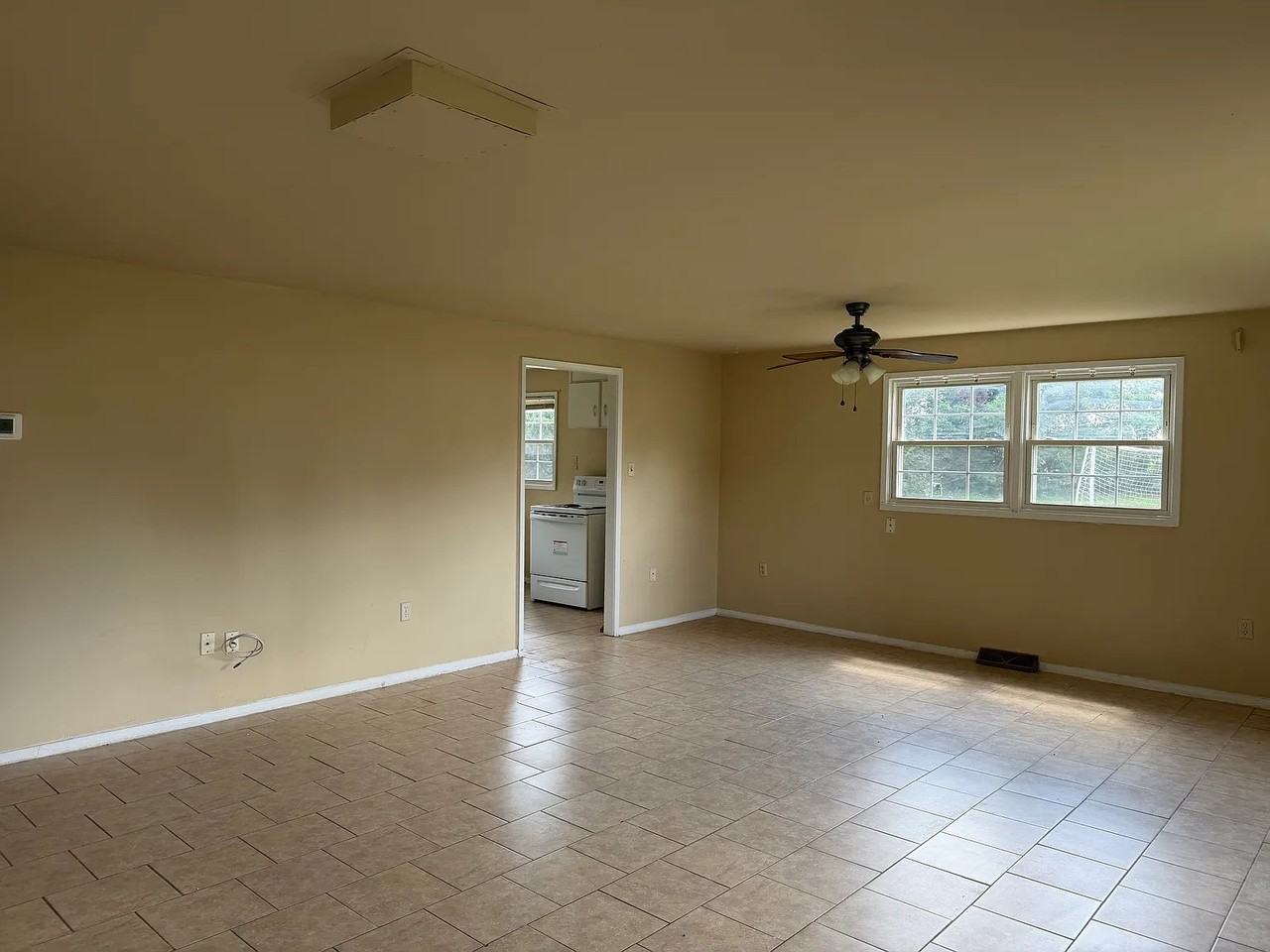 121 Woodgate Cir - Photo 6 of 13