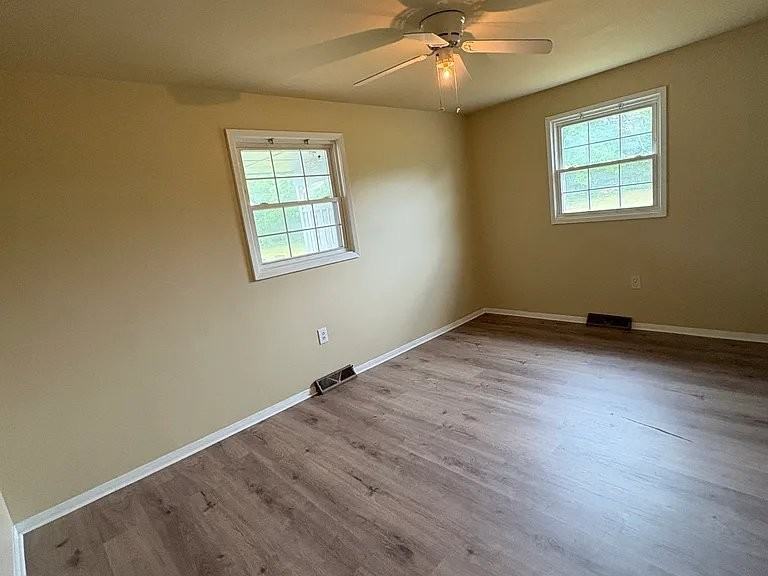 121 Woodgate Cir - Photo 7 of 13