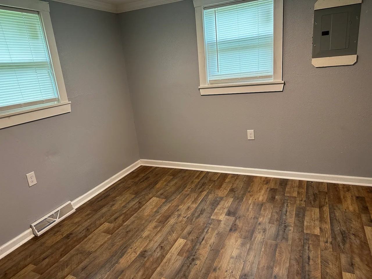 130 Shady Ln - Photo 2 of 12