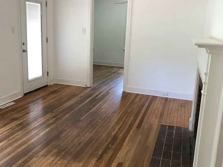 5480 Shallowford Rd - Photo 3 of 10
