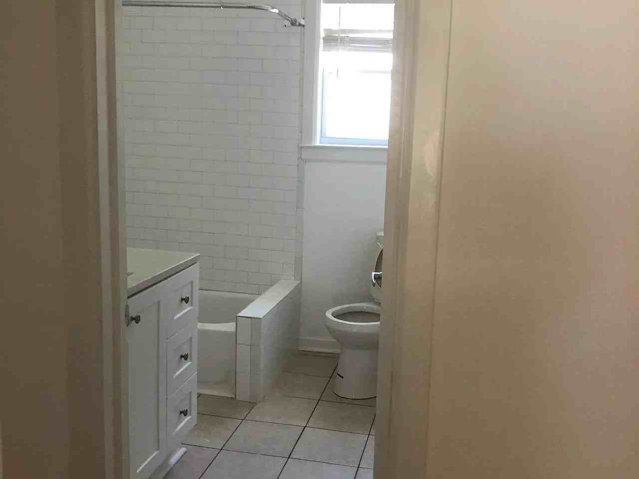 5480 Shallowford Rd - Photo 5 of 10