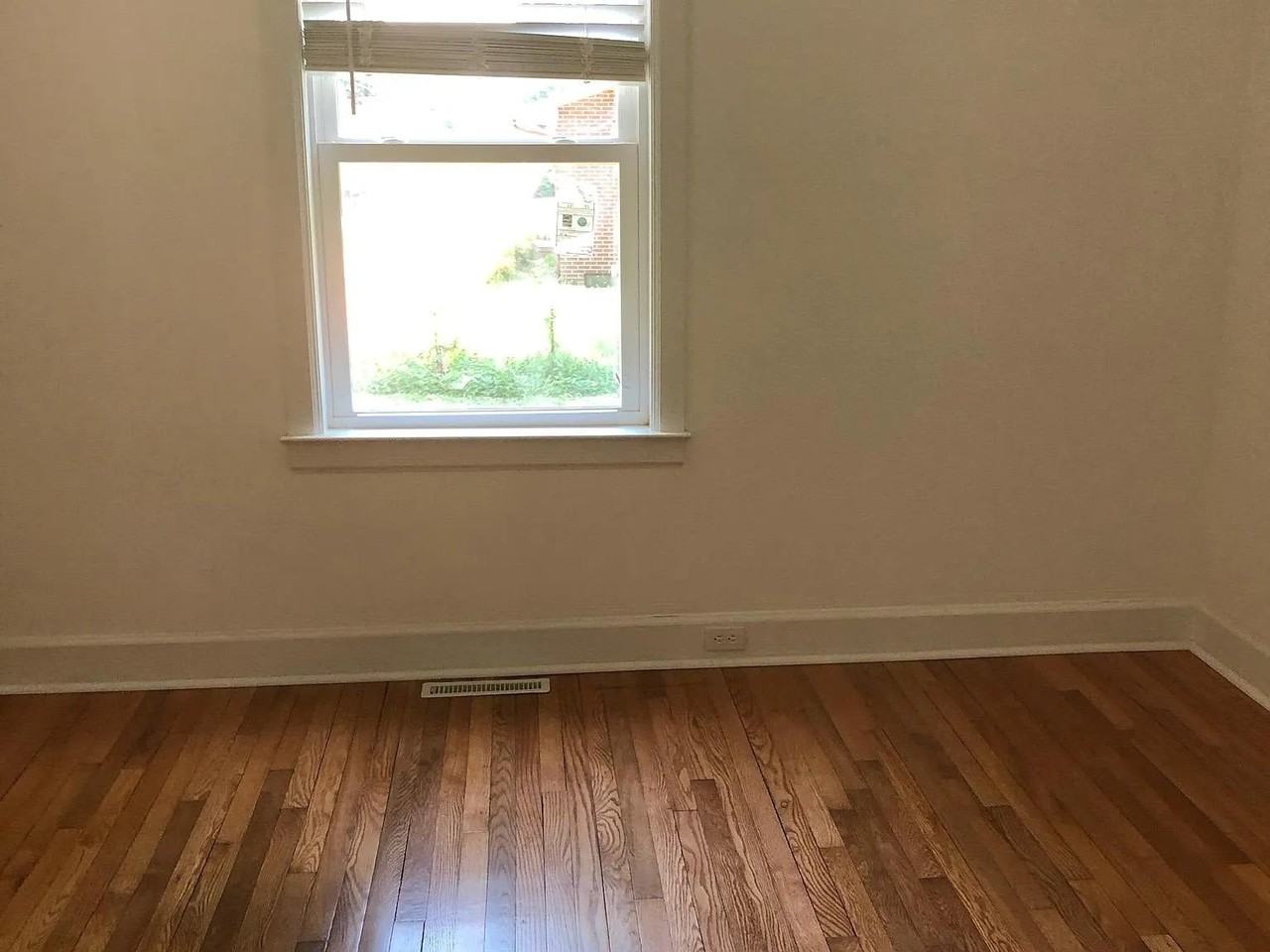 5480 Shallowford Rd - Photo 6 of 10